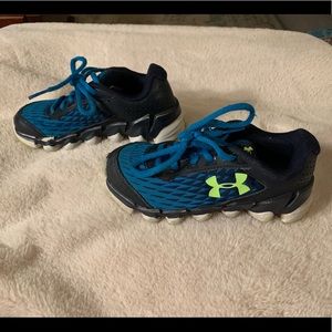 Boys Under Armour Size 11 Sneakers